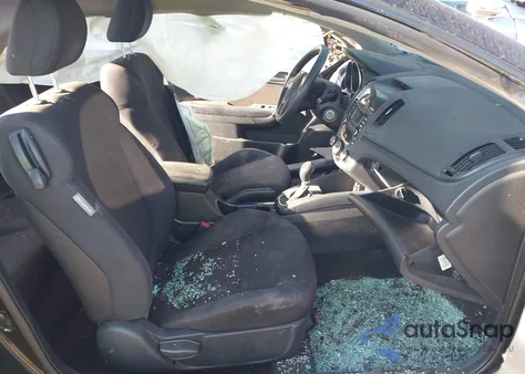 2011 Kia Forte Koup Ex z USA, uszkodzony, nr VIN KNAFU6A23B5463285